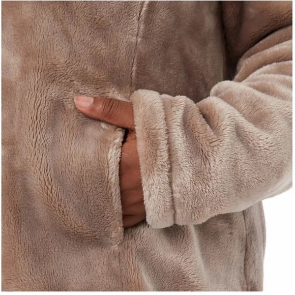 Nwt 32 heat plush jacket size S tan. Super soft and fizzy! Perfect for fall! - Picture 5 of 5